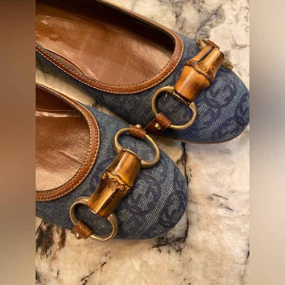 Gucci Logo-Printed Denim Ballet Flats With Bamboo Buckle - Picture 3 of 11
